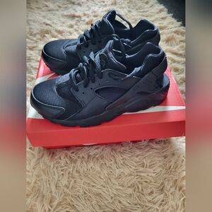 Nike Huaraches Run Black Size 6.5Y